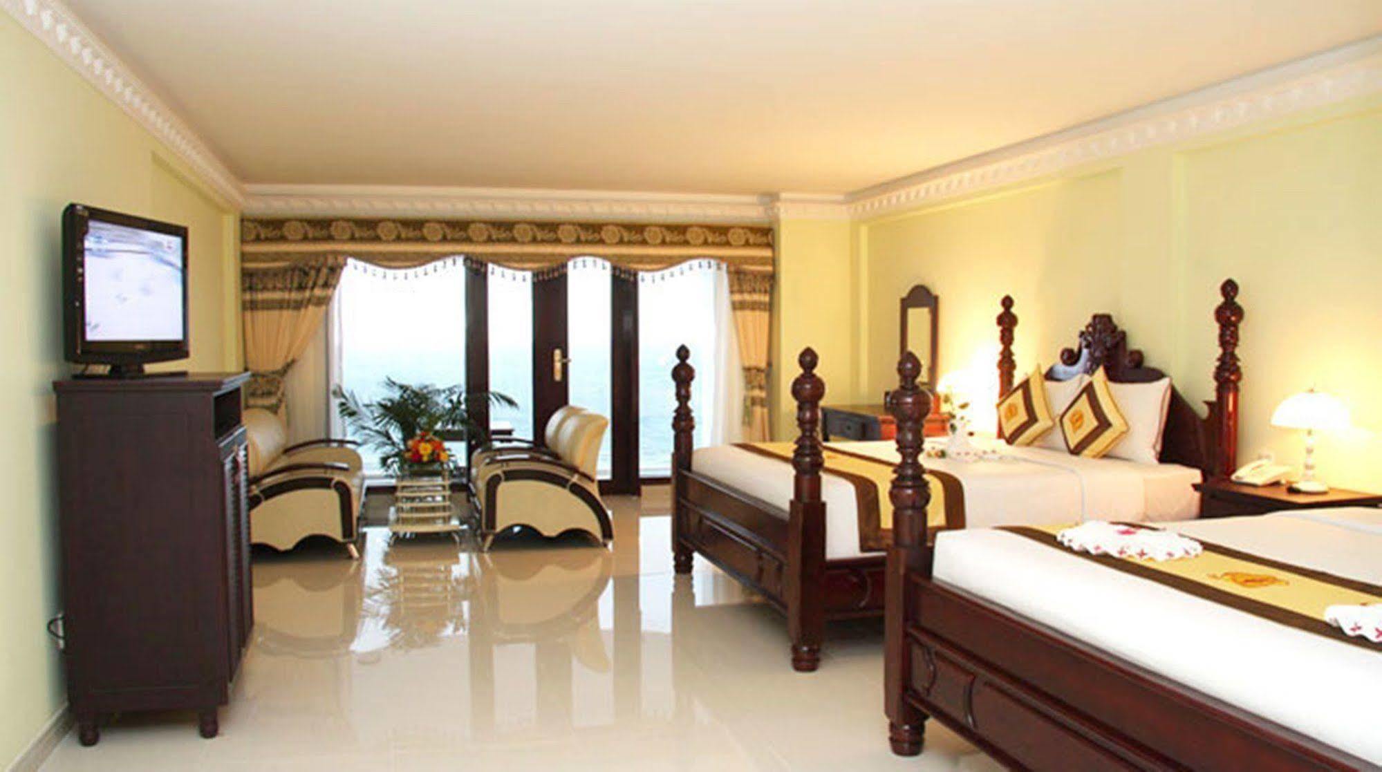 Ocean Front Hotel Phan Thiet Exterior photo